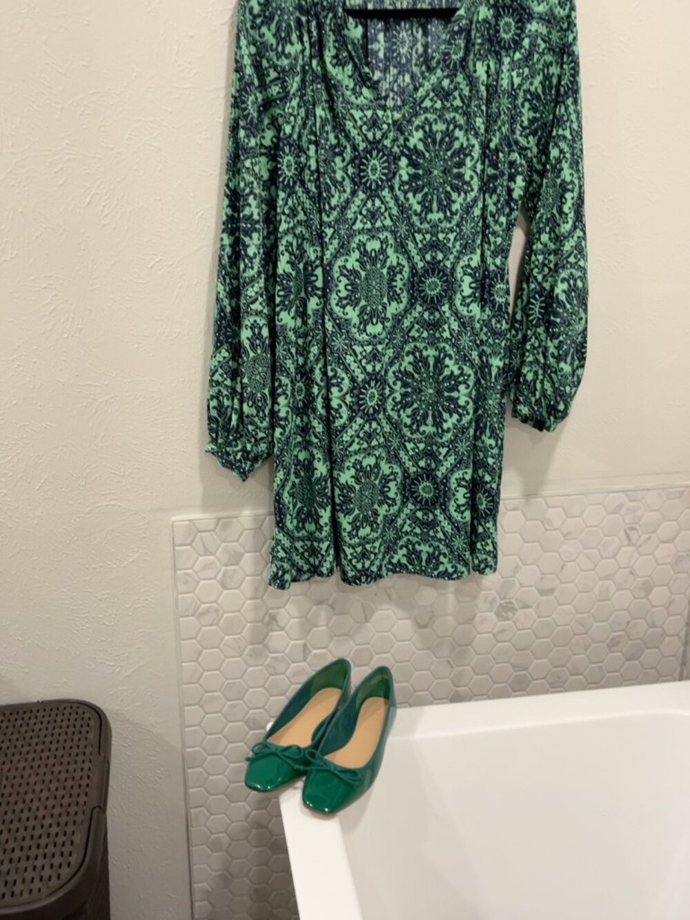 LOFT Dress M + Green Patent Ballet Flats 8M Matching Outfit Set